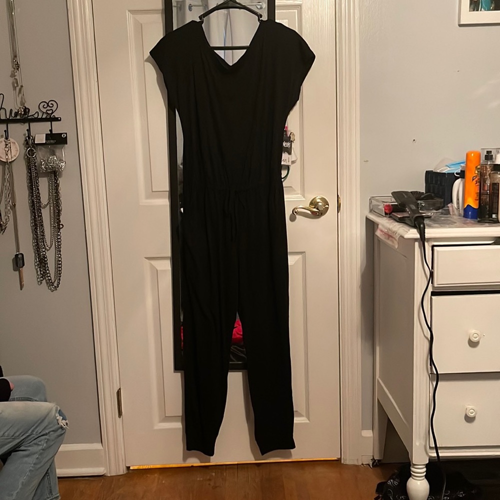 colour: black, size: XL, brand: unknown